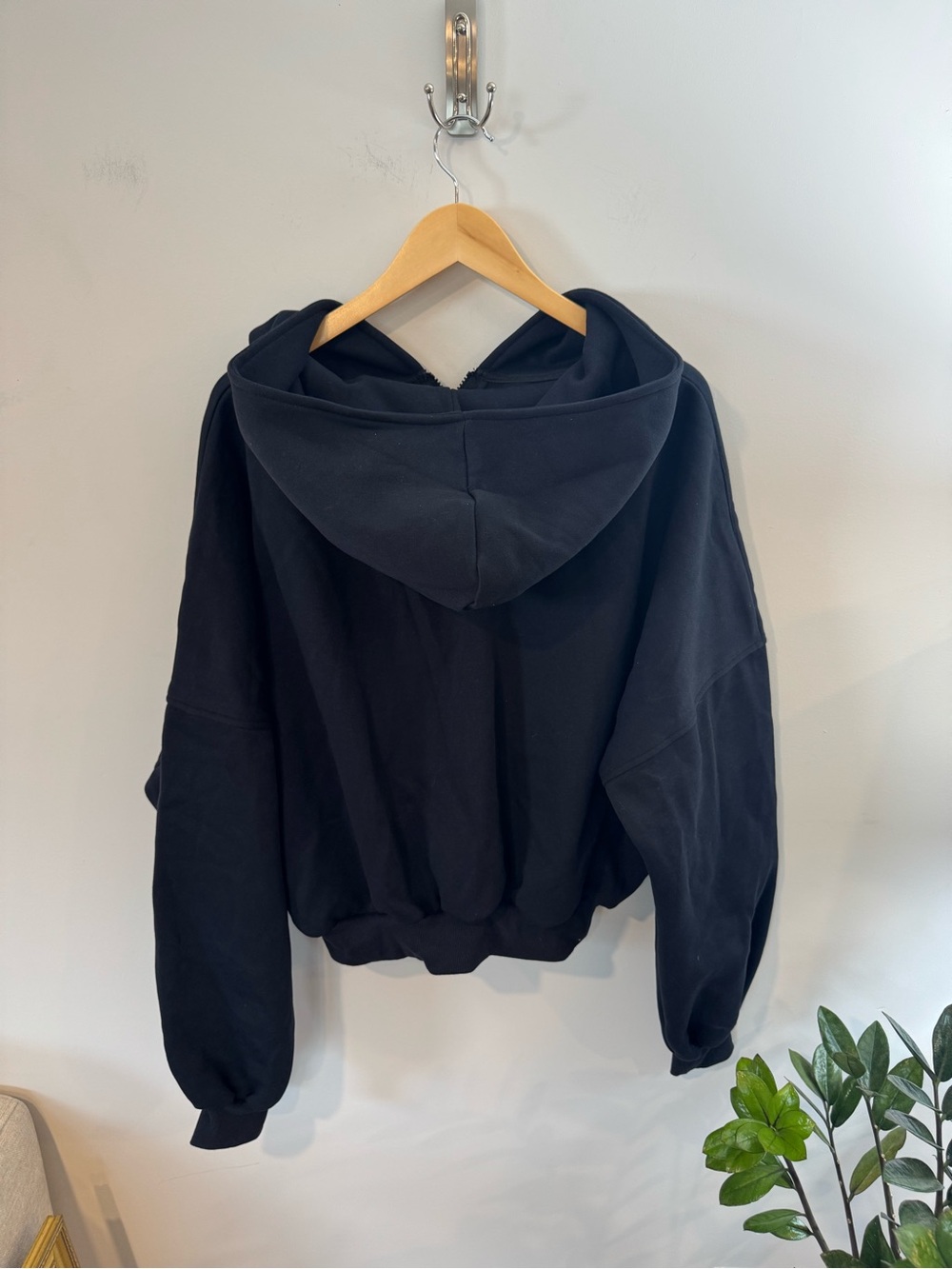 Blogilates Women's Marshmallow Full Zip Hooded Sweatshirt, Black, Sz M, NWT - Picture 10 of 10